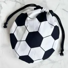 ② 黒 サッカーボール 給食袋 コップ袋 巾着袋 サッカー 男の子 まんまる巾着