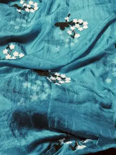 新品　刺繍入り 薄手綿混リネン　大判ストール