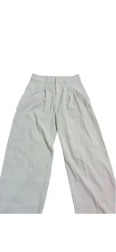 アイボリー プリーツパンツ　スラックス