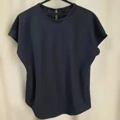 ユニクロ　クレープジャージーフレンチスリーブTシャツのサムネイル