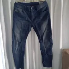 Diesel ダークブルー ストレートデニム