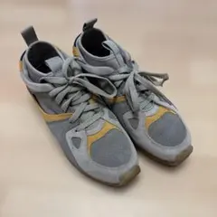お値下げ！CLARKS ORIGINALS スエード ハイカットスニーカーのサムネイル