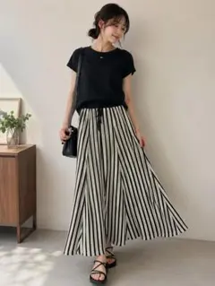 【新品タグ付】ZARA ストライプ ロングスカート マキシ丈 濃紺×クリーム Sのサムネイル