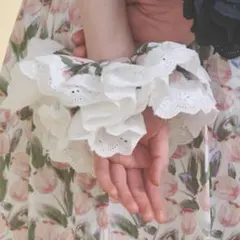 flowerレースシュシュ　ホワイト　メリージェニー