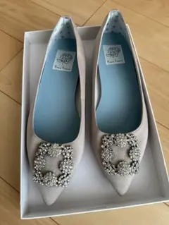 良品　Emma Francis ビジュー付きベージュフラットシューズ