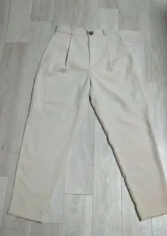 ベージュ コーデュロイ プリーツパンツ