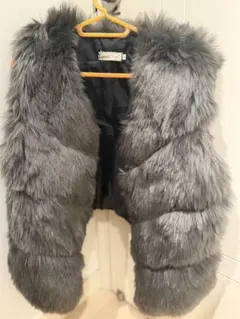グレー フェイクファー ベスト