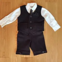 黒いフォーマルスーツ ベストとショートパンツ　90cm
