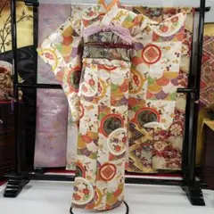 fs136 訳有特価 小～中振袖 縁起柄 豪華 金糸 多色 正絹