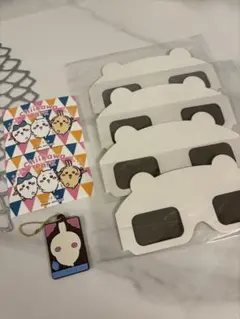 ちいかわパーク　ノベルティ　カード　メガネ　キャラパキ　うさぎ