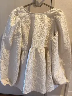 GRL エンボスペプラムブラウス