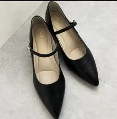 ポインテッドトゥストラップパンプス　オリエンタルトラフィック