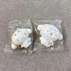 ちいかわ サンリオ　シークレットフロッキーマスコットチャーム　シナモン ハチワレ