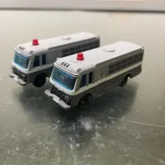 トミカ アピタ ピアゴ オリジナル 特注 いすゞ 警察機動隊バス x 2台セットのサムネイル
