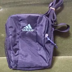 送料込み！アディダスミニショルダーバッグ