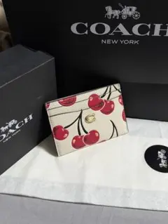 COACHカードケース