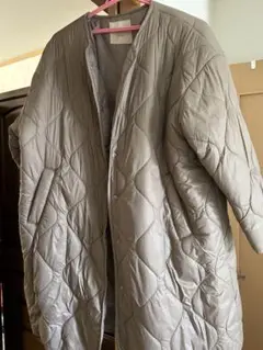 ベージュ キルティングロングジャケット