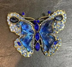 蝶型ブローチ