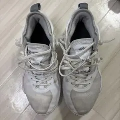 アシックス NOVA SURGE LOW 2