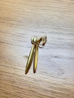 ゴールドツイストデザインロングピアス