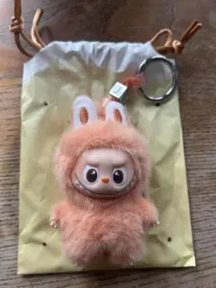 【J】POP MART 正規品イニシャルラブブ　ウサギコスチューム キーホルダー