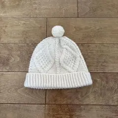 ホワイト ケーブル編み ニット帽 ポンポン付き
