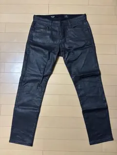 スリムフィット ブラックデニムパンツ