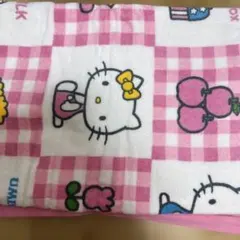〈ハローキティ〉 フリル付きブラン