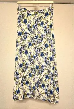 ZARA 花柄 ロングスカート フレア ホワイト×ブルー系 Sのサムネイル
