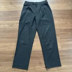 ユニクロ タック ワイド パンツ 黒 スラックス S