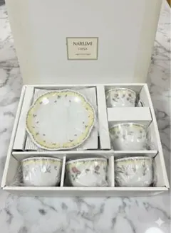 【新品.未使用】大幅値下げ✨NARUMI　花柄ティーカップ&ソーサー　5客セット