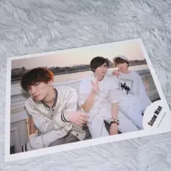 SnowMan 公式写真 渡辺翔太 阿部亮平 佐久間大介