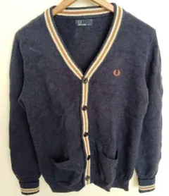 FRED PERRY ネイビー Vネックカーディガン 【即購入可能】コメント歓迎のサムネイル