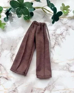 センターピンタック入りスウェットパンツ　ブラウン