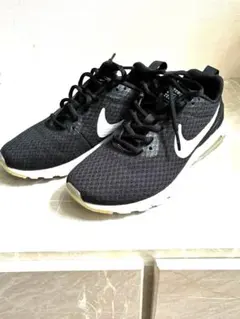 NIKE AIR スニーカー ブラック ホワイト　22.5㎝のサムネイル