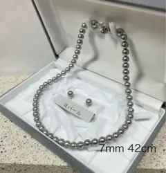 ♦️新品♦️本貝パールネックレスとピアス♦️天然貝真珠ライトグレー7mm42㎝