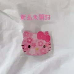 新品未開封　ハローキティ　hello kitty フェイス缶バッジ　桜　ピンク
