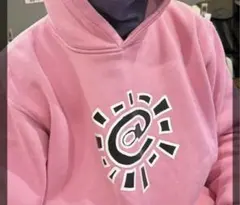 ピンク グラフィックパーカー