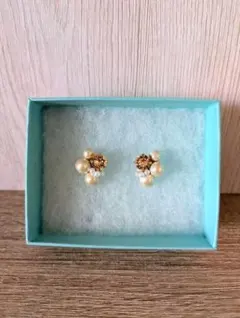 ★美品★パールとゴールドのフラワーハンドメイドピアス