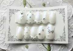ハンドメイド　ネイルチップ　ブライダルネイル　結婚式ネイル　フラワーネイルのサムネイル
