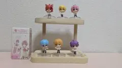 【値下げ】ミニフィギュア 5体セット ディスプレイ付き・ペンライトキーホルダー