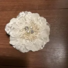 ホワイト花パールつきコサージュ卒業式入学式