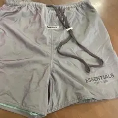 ESSENTIALS ショートパンツのサムネイル