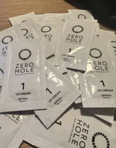【新品】ZERO HOLE 日焼け止め 30個　まとめ買いのサムネイル