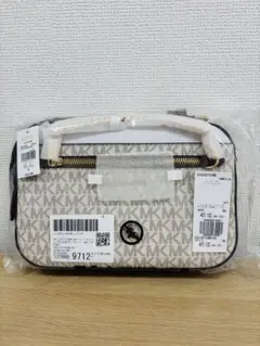 【新品未使用】保証書付き　マイケルコース　ジップ チェーン クロスボディ　ラス1