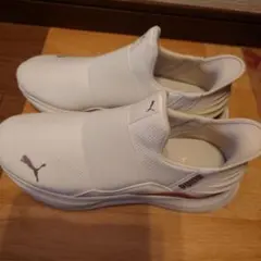 Puma スリッポンスニーカー ホワイト