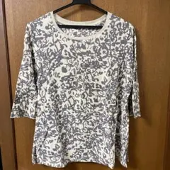 五分袖グレー系抽象パターンTシャツ