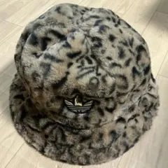 アディダス　バケットハット　豹柄　ファー　レオパード