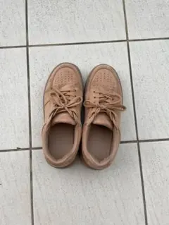 ベージュ スエード プラットフォームスニーカー厚底