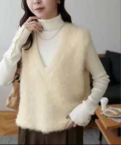 【美品】discoat フェザーヤーンショートベスト　アイボリー